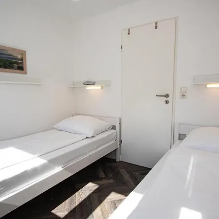 Haus-am-meer-030-s-wb